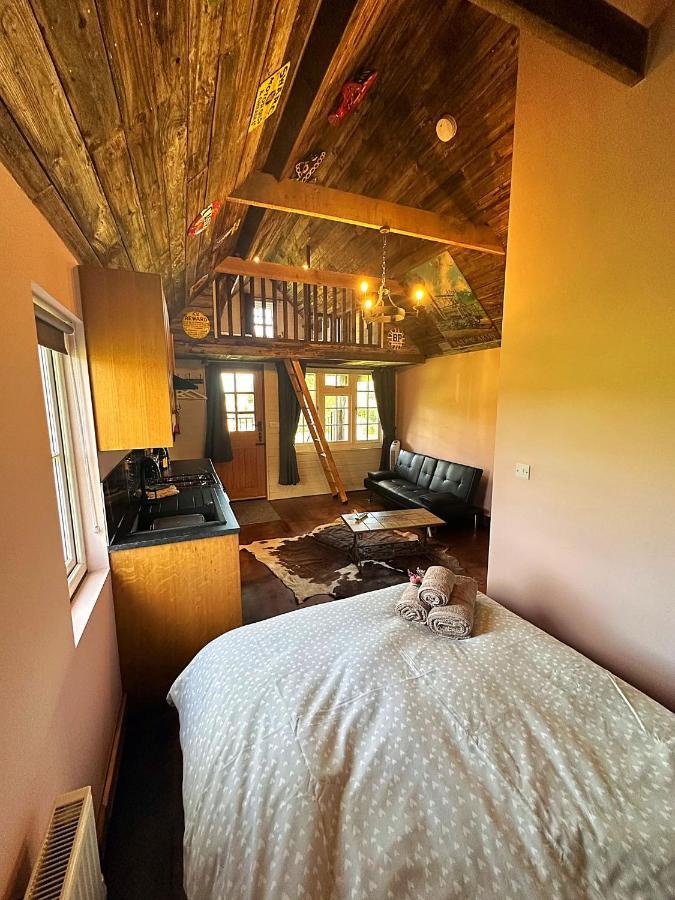 Lake View Lodges Лонг Мелфорд Екстериор снимка
