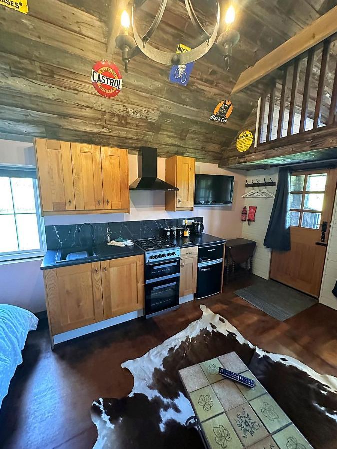 Lake View Lodges Лонг Мелфорд Екстериор снимка