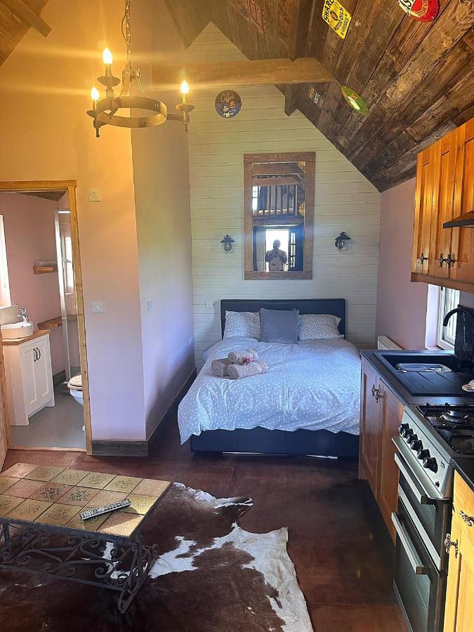 Lake View Lodges Лонг Мелфорд Екстериор снимка