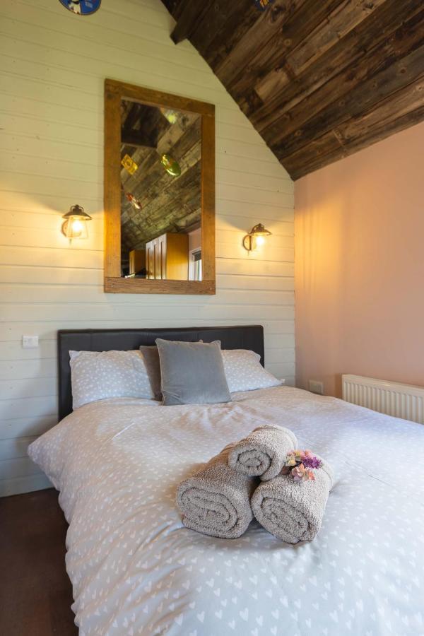 Lake View Lodges Лонг Мелфорд Екстериор снимка