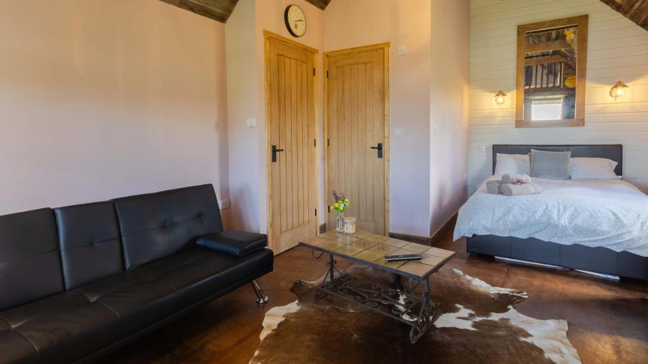 Lake View Lodges Лонг Мелфорд Екстериор снимка