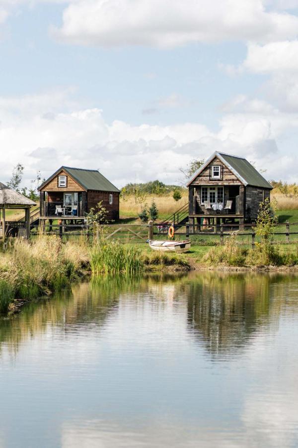 Lake View Lodges Лонг Мелфорд Екстериор снимка