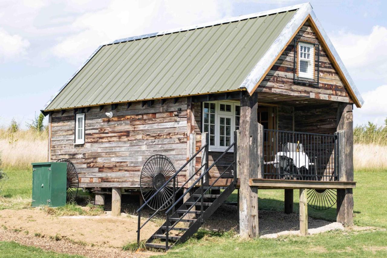 Lake View Lodges Лонг Мелфорд Екстериор снимка